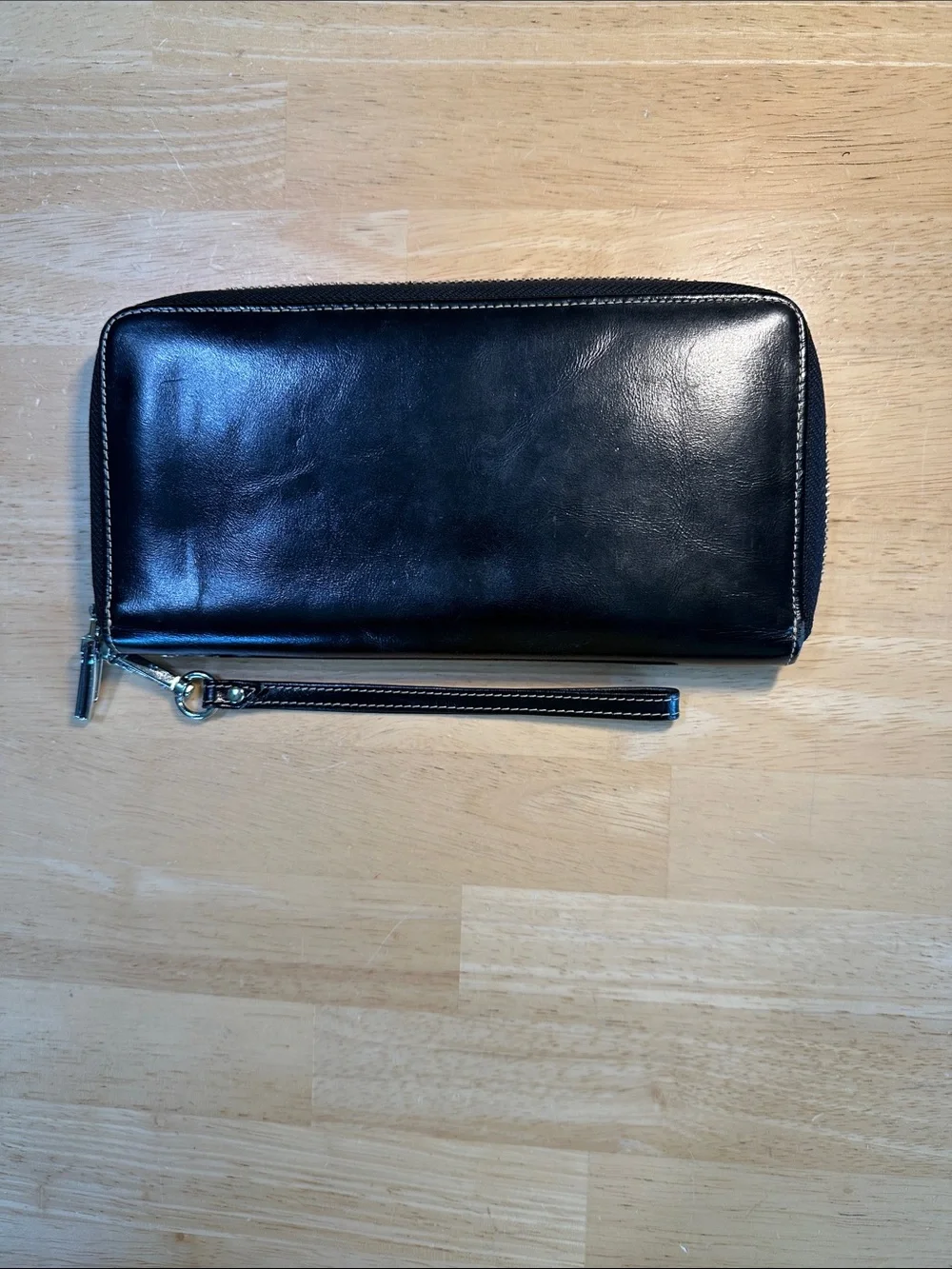 Classic Black Zip-Around Wristlet Wallet - Unbranded